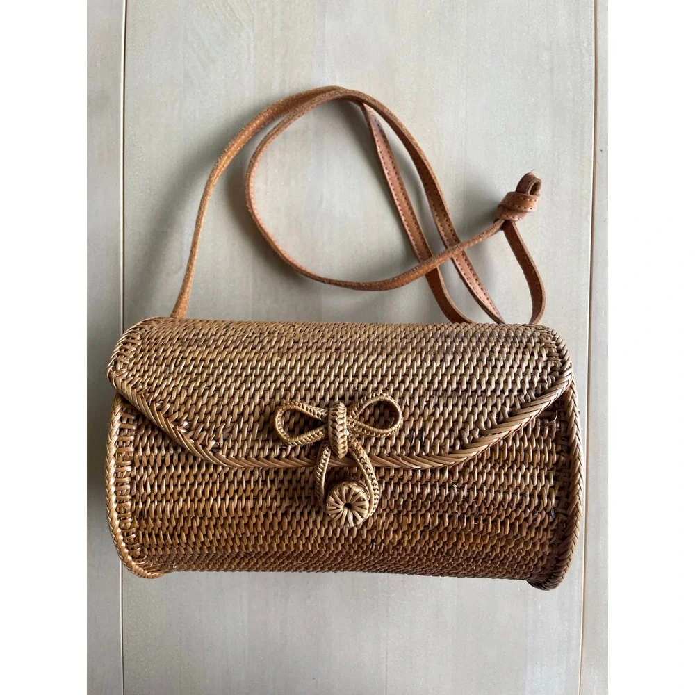 Woven Rattan Crossbody Bag Brown Bow Closure Batik Lined Boho Handbag
